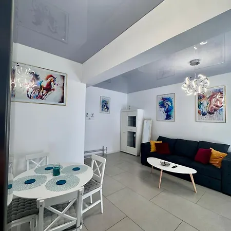 Happy 2 Family Lamera